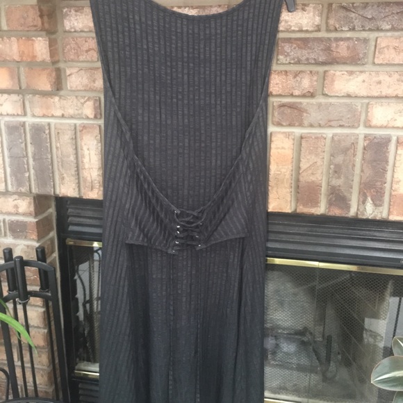 Black sheath dress with corset detail - Picture 6 of 8